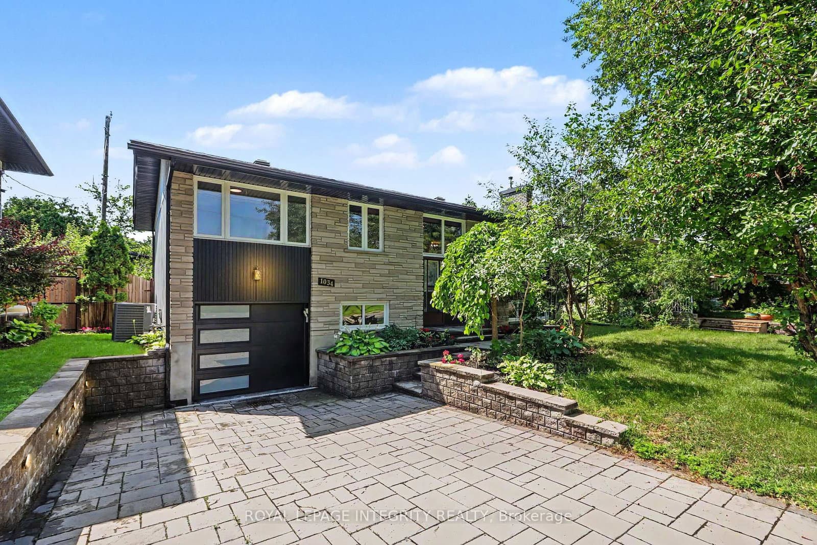 1034 Walkley Road, Ottawa, ON