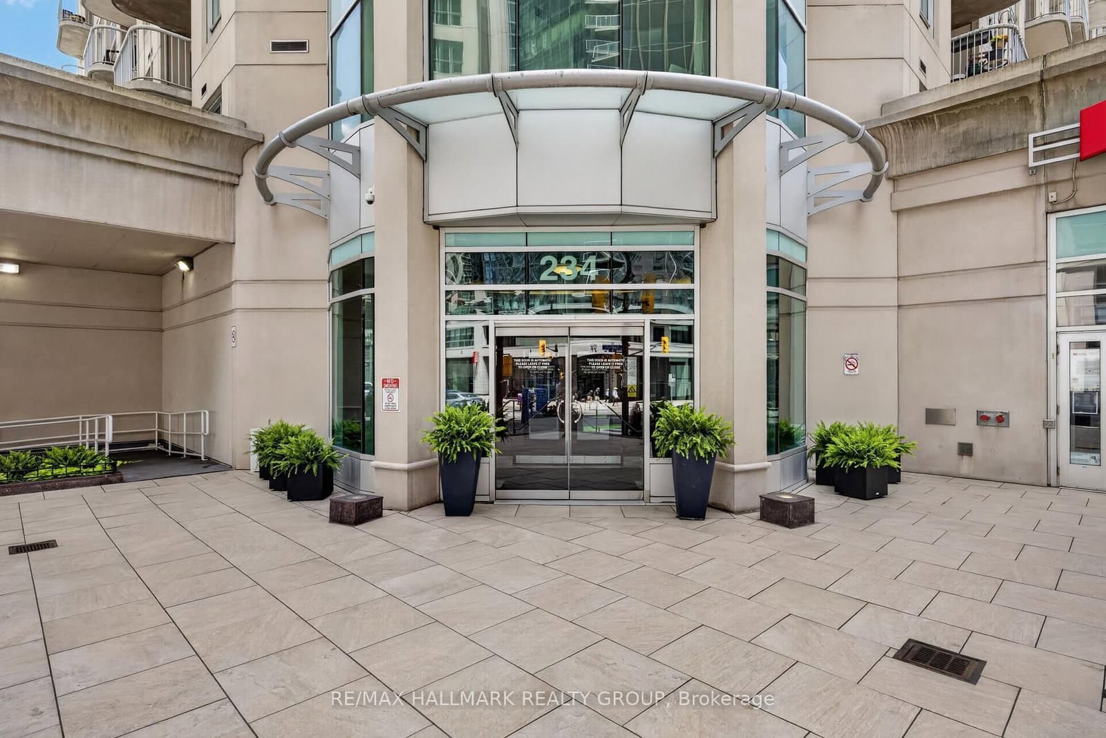 1509 - 234 Rideau Street, Ottawa, ON — photo 2