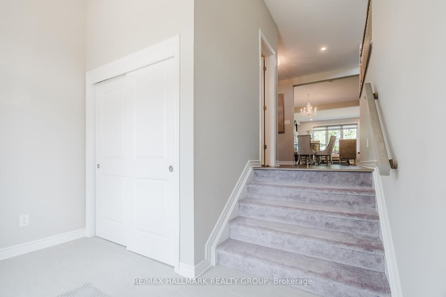 678 Eagle Crest Heights, Ottawa, ON — photo 4