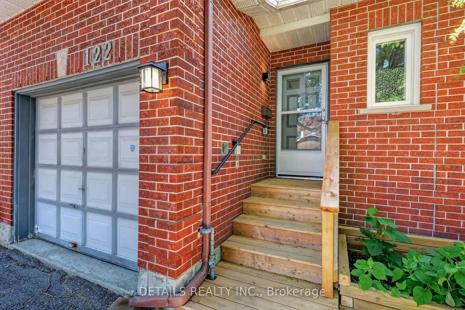 122 Ashpark Crescent, Ottawa, ON — photo 2