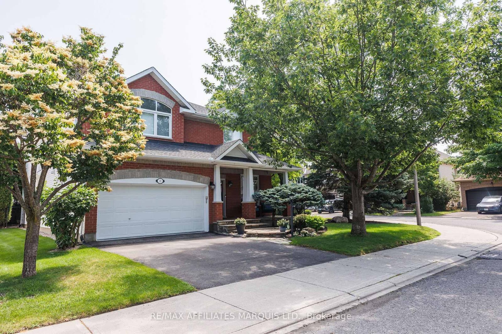 11 Redbridge Crescent, Ottawa, ON — photo 1