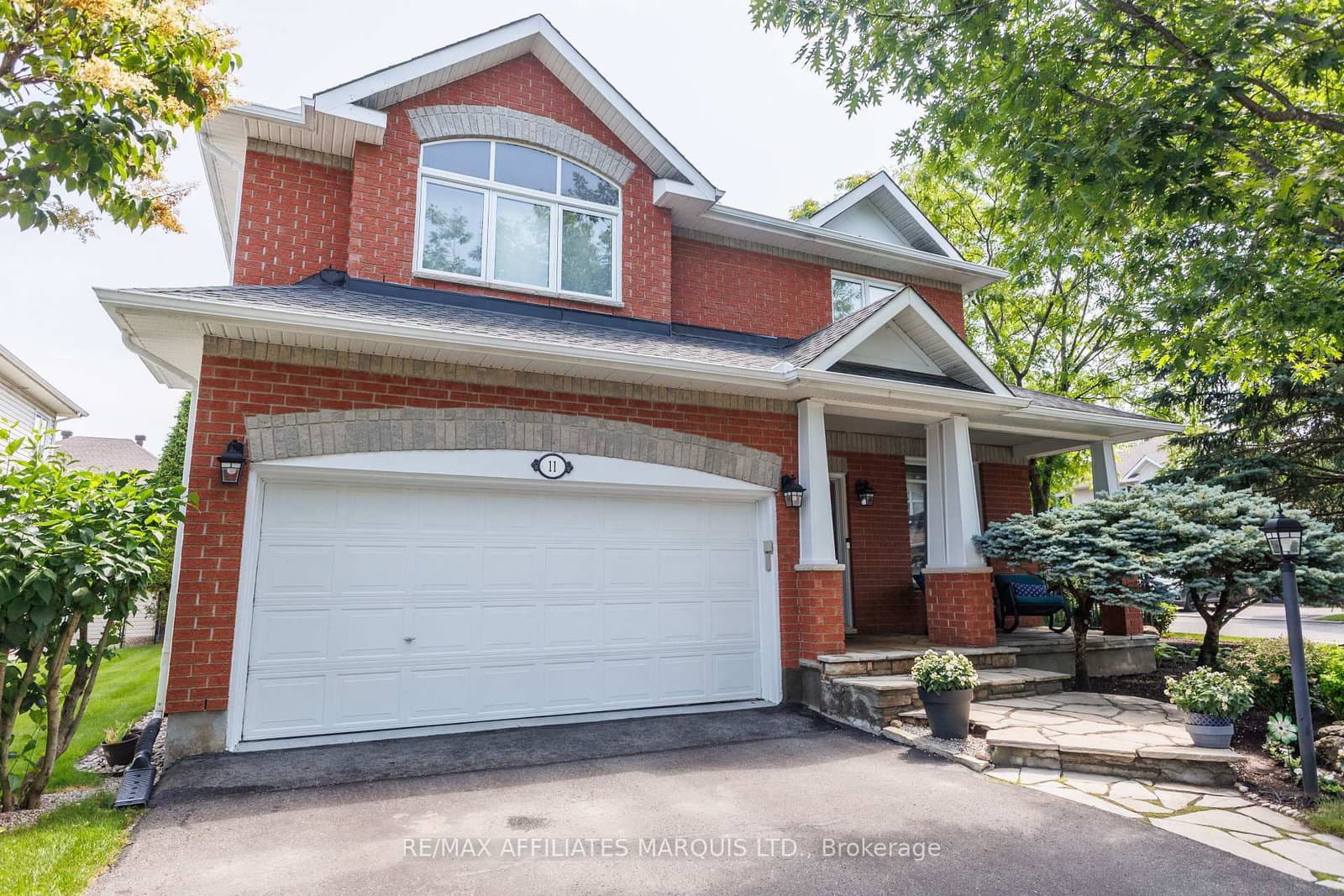 11 Redbridge Crescent, Ottawa, ON — photo 2