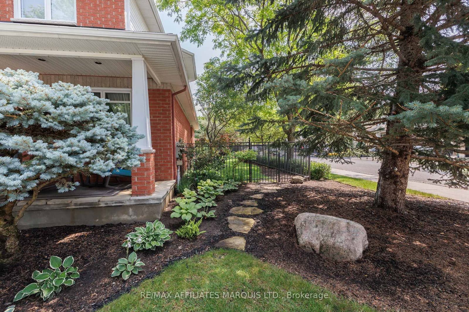 11 Redbridge Crescent, Ottawa, ON — photo 6