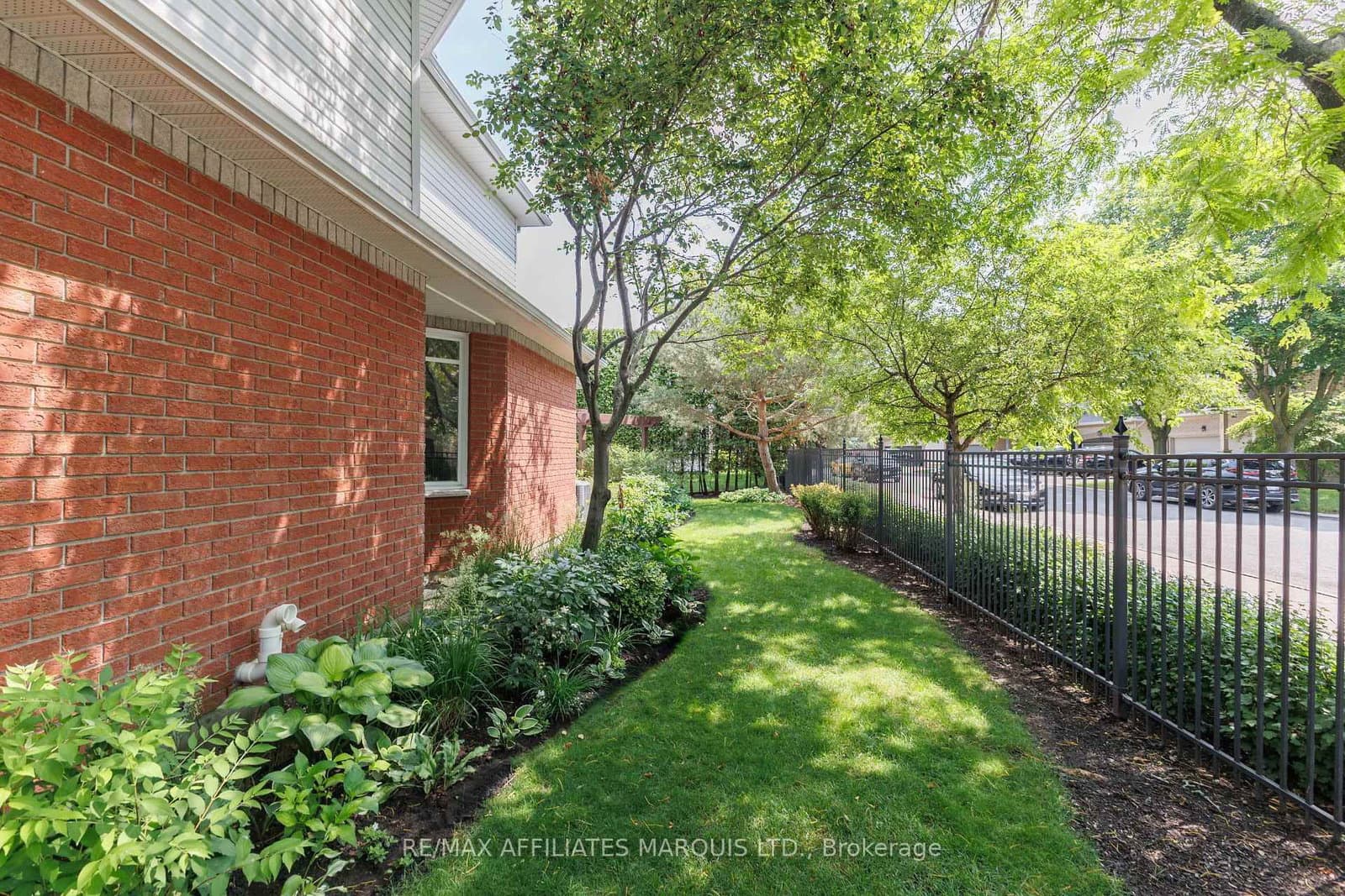 11 Redbridge Crescent, Ottawa, ON — photo 7
