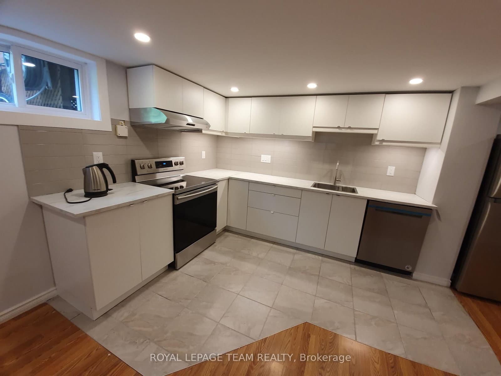 1015 Pinecrest Road, Ottawa, ON — photo 11