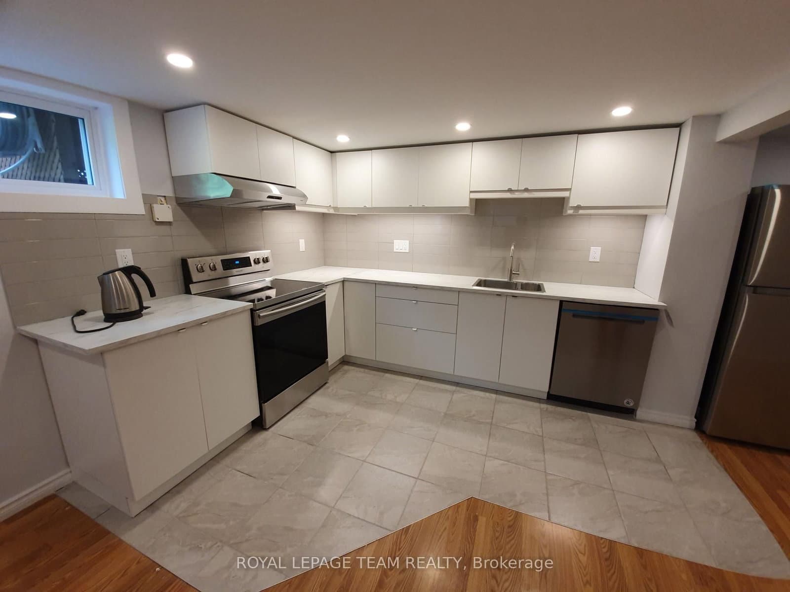 1015 Pinecrest Road, Ottawa, ON — photo 12