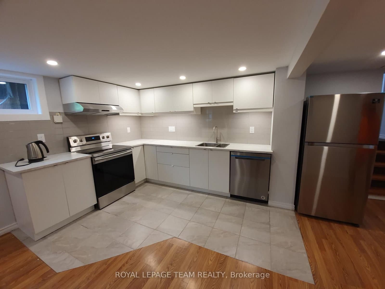 1015 Pinecrest Road, Ottawa, ON — photo 13