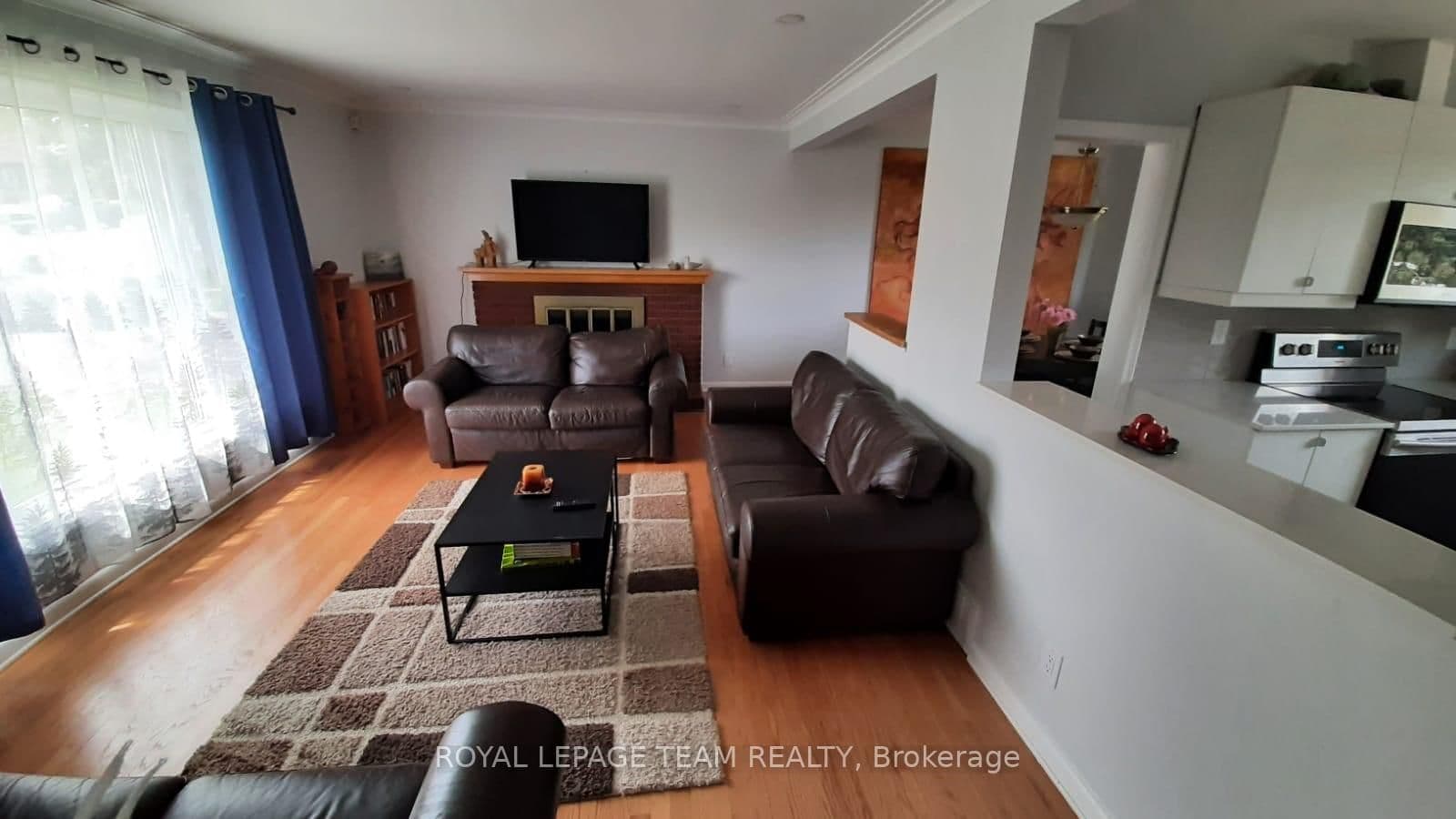 1015 Pinecrest Road, Ottawa, ON — photo 2