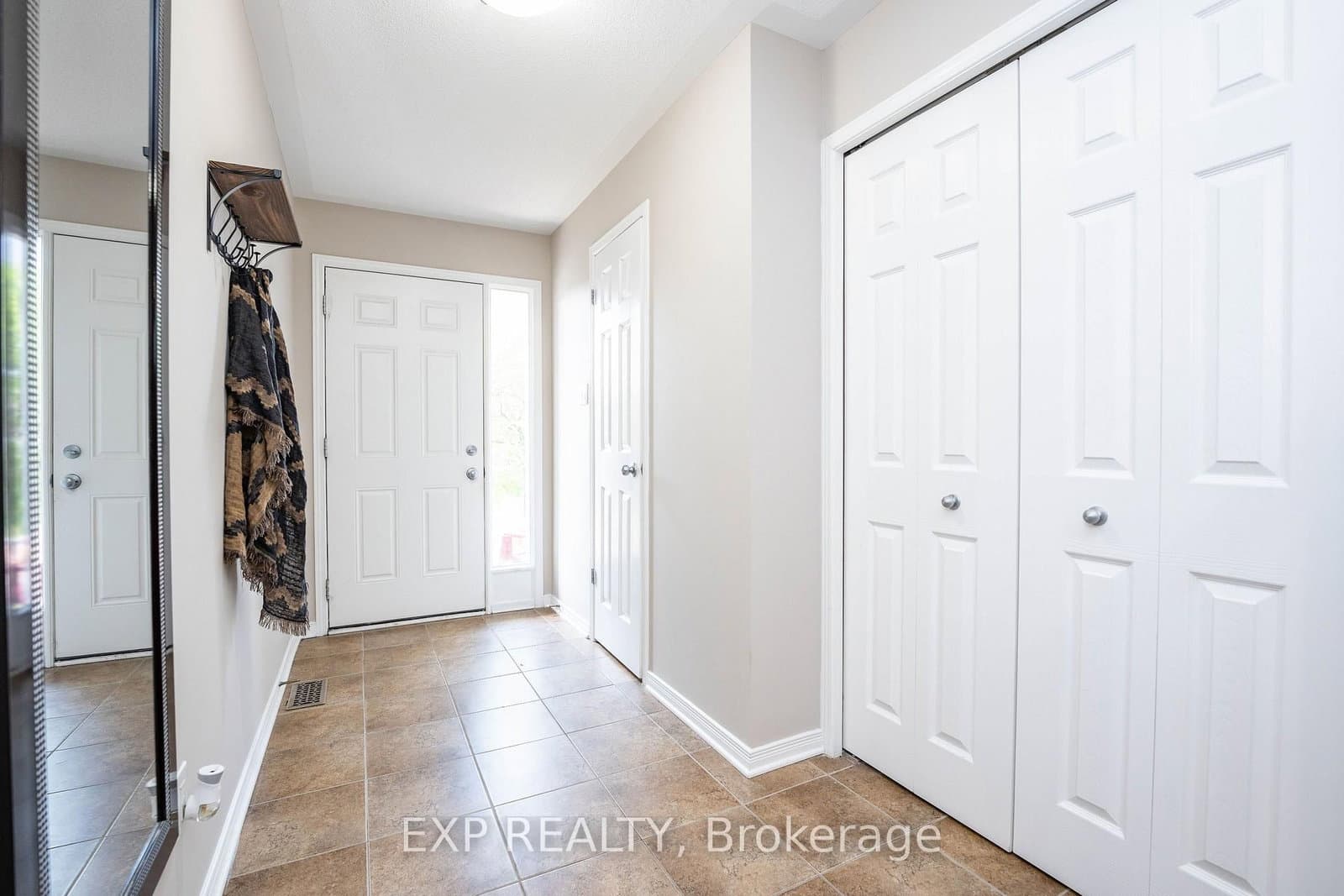 504 BARHOLM Private, Ottawa, ON — photo 3