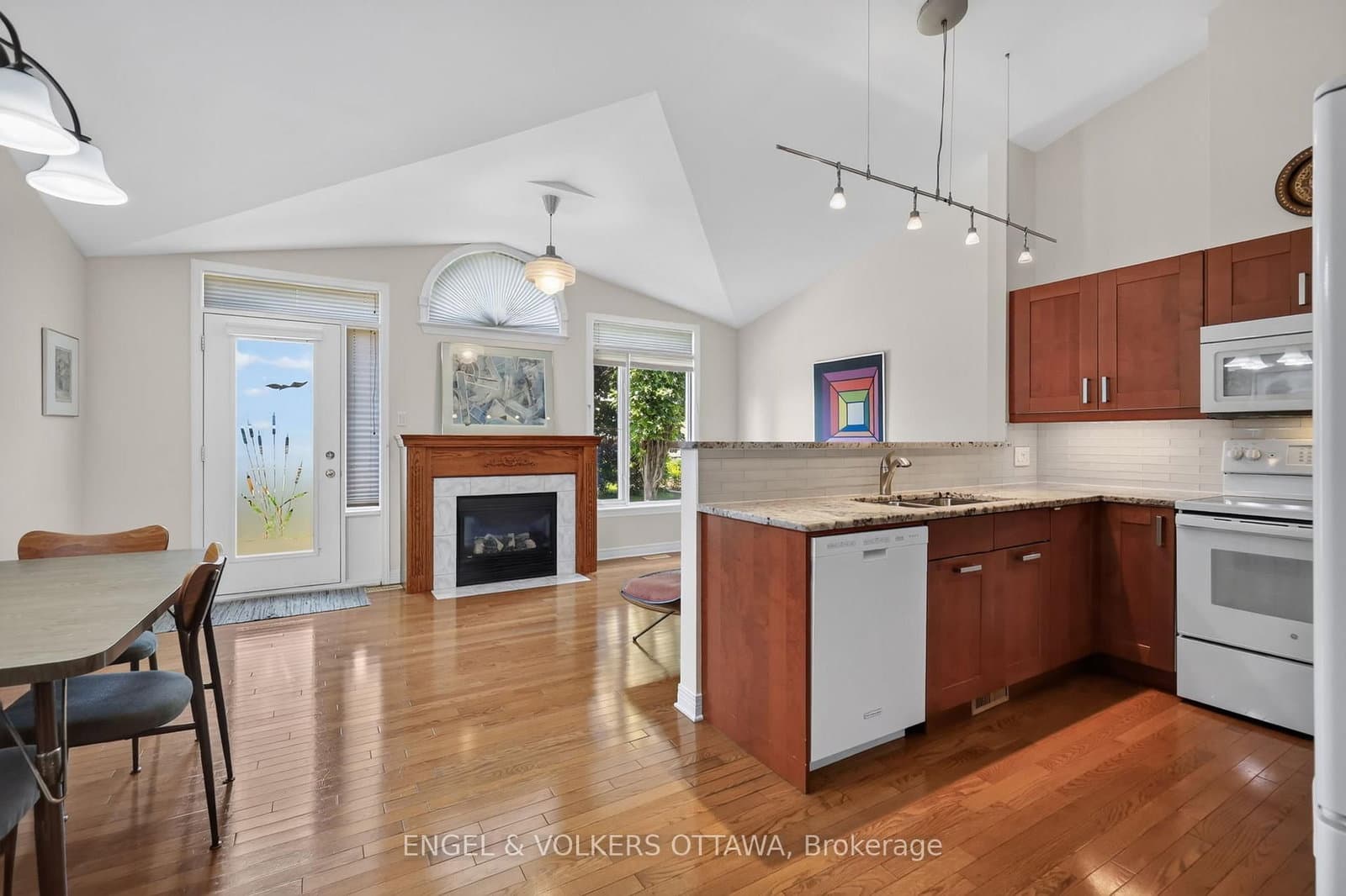 10 Waterthrush Crescent, Kanata, ON — photo 12