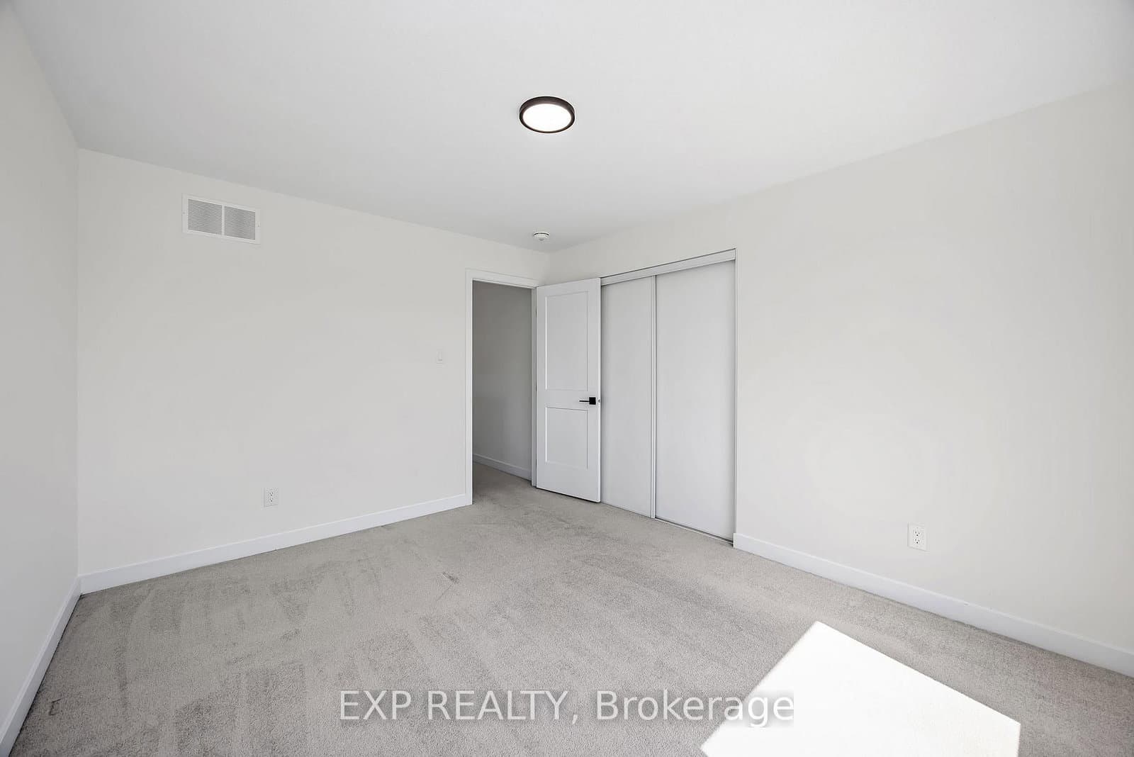 155 YEARLING Circle, Richmond, ON — photo 23