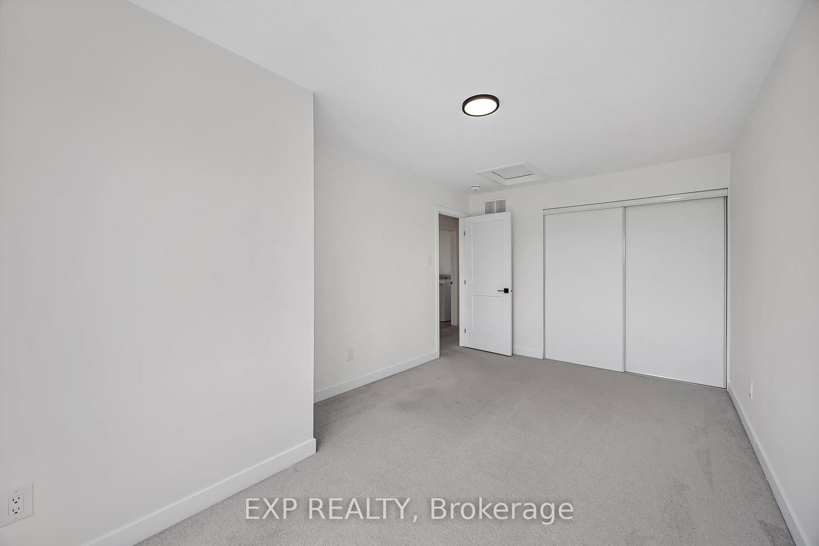 155 YEARLING Circle, Richmond, ON — photo 25