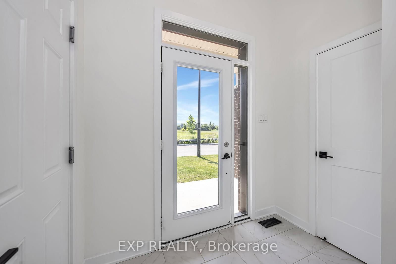155 YEARLING Circle, Richmond, ON — photo 5