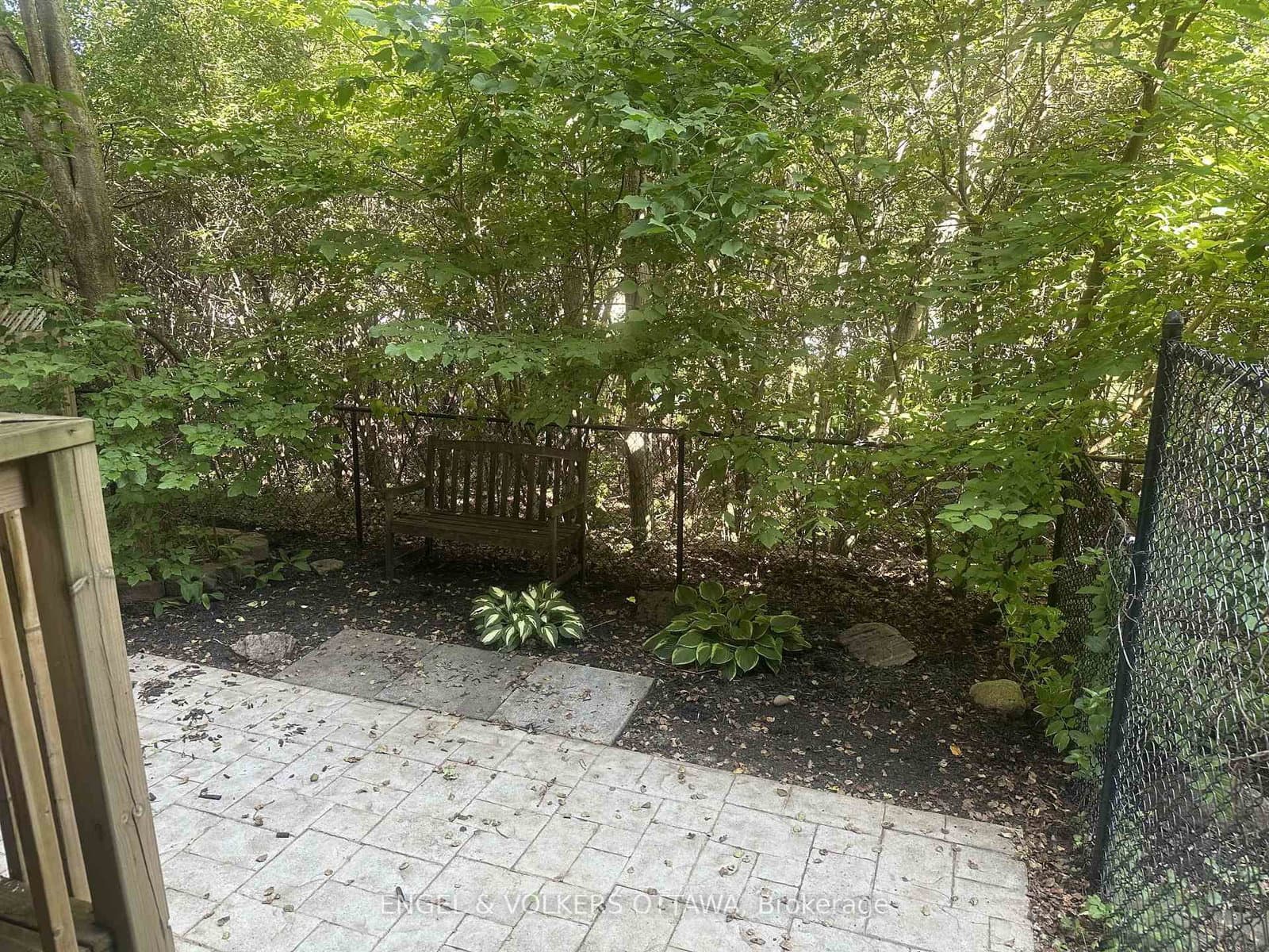 210 West Village Private, Ottawa, ON — photo 38