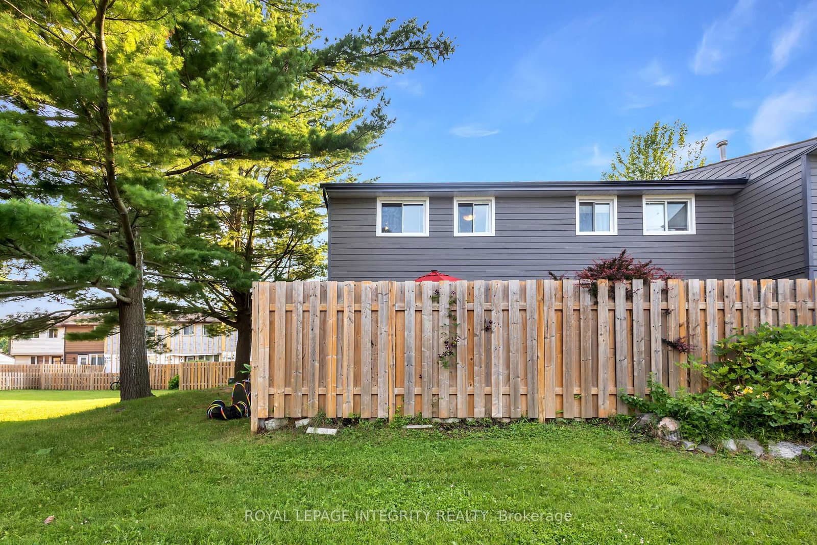 11 Glencoe Street, Ottawa, ON — photo 35