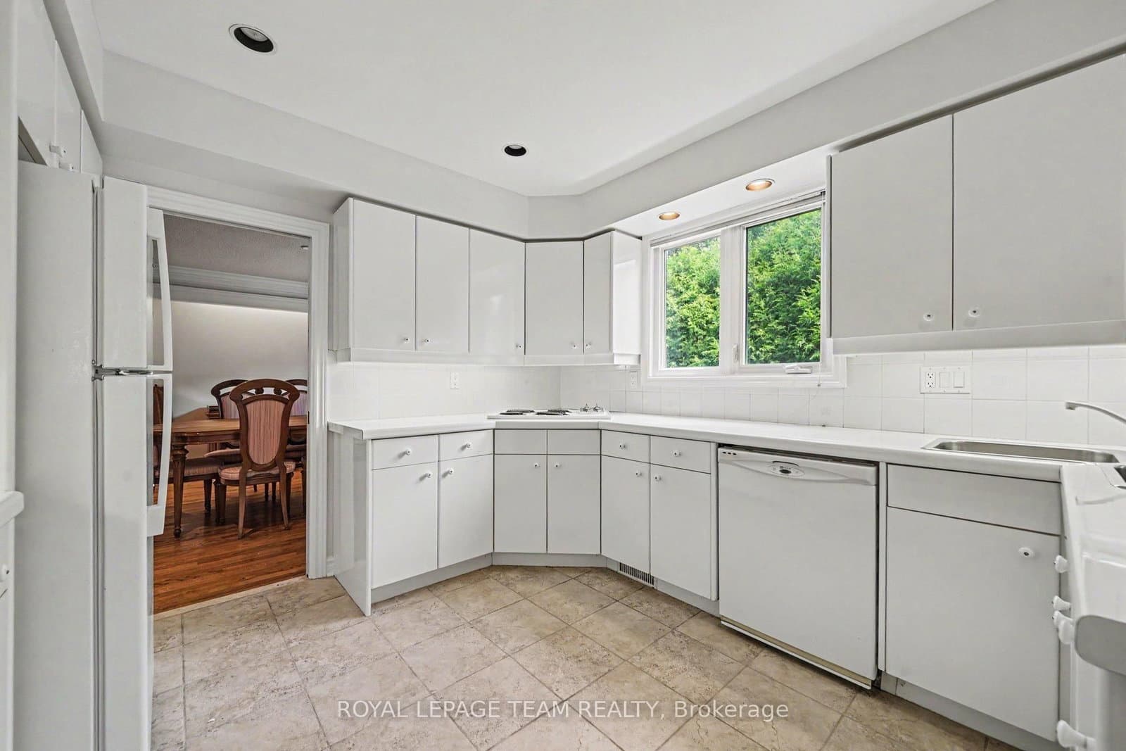 907 Dresden Crescent, Ottawa, ON — photo 13