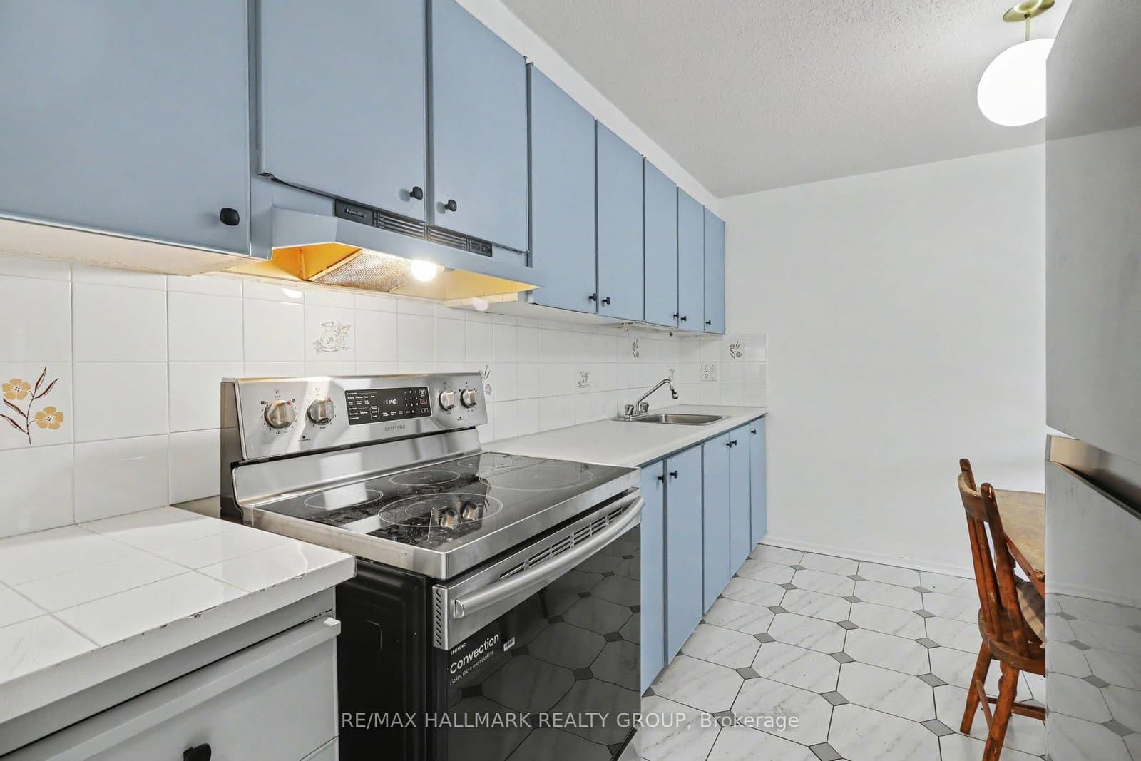 8 - 900 Elmsmere Road, Ottawa, ON — photo 8
