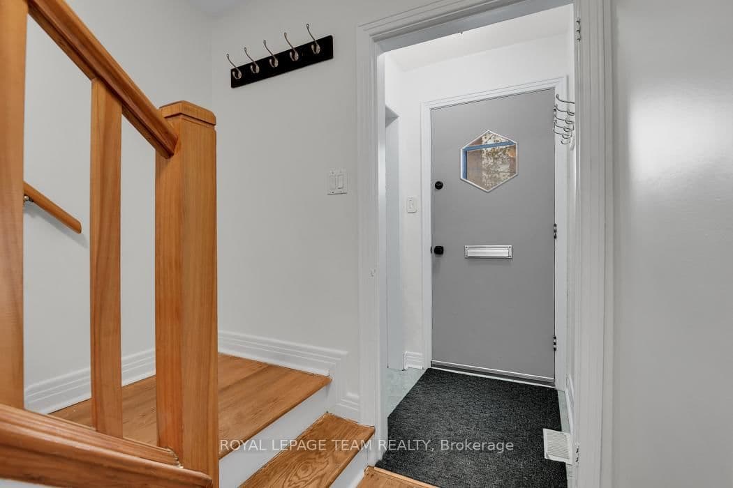 1104 Apolydor Avenue, Ottawa, ON — photo 4