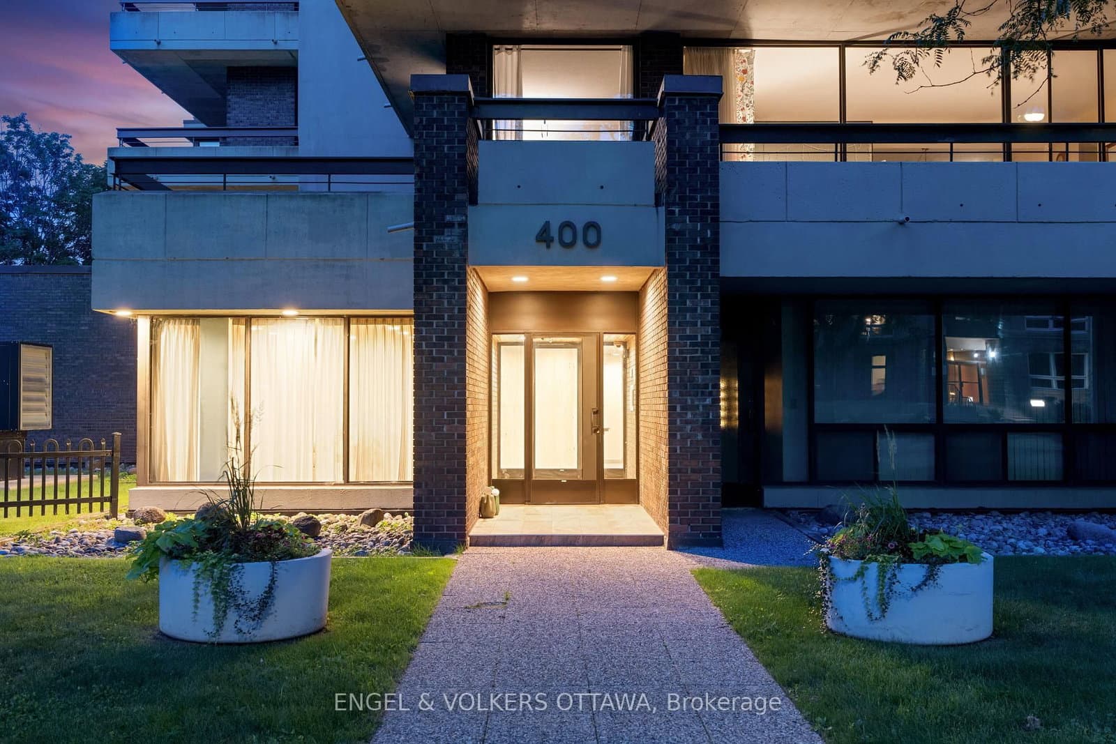 8A - 400 Laurier Street, Ottawa, ON — photo 4