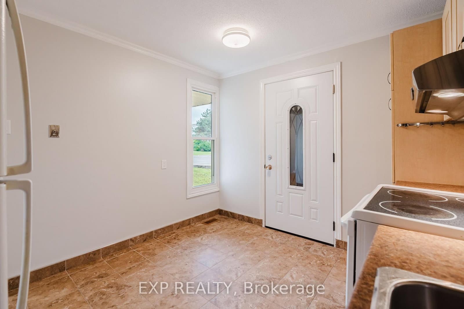 1127 Avignon Court, Ottawa, ON — photo 4