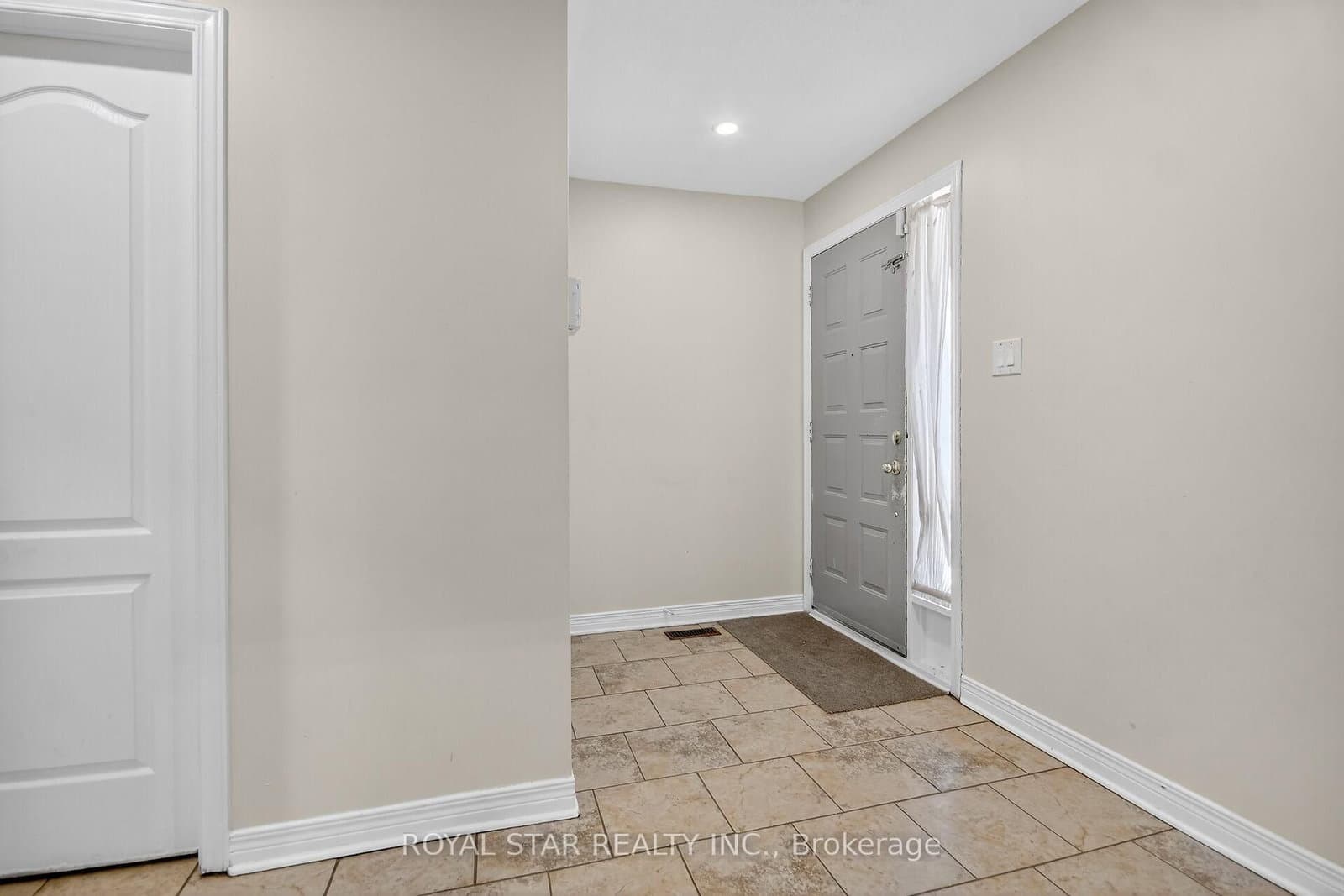 5 Southland Crescent, Ottawa, ON — photo 4