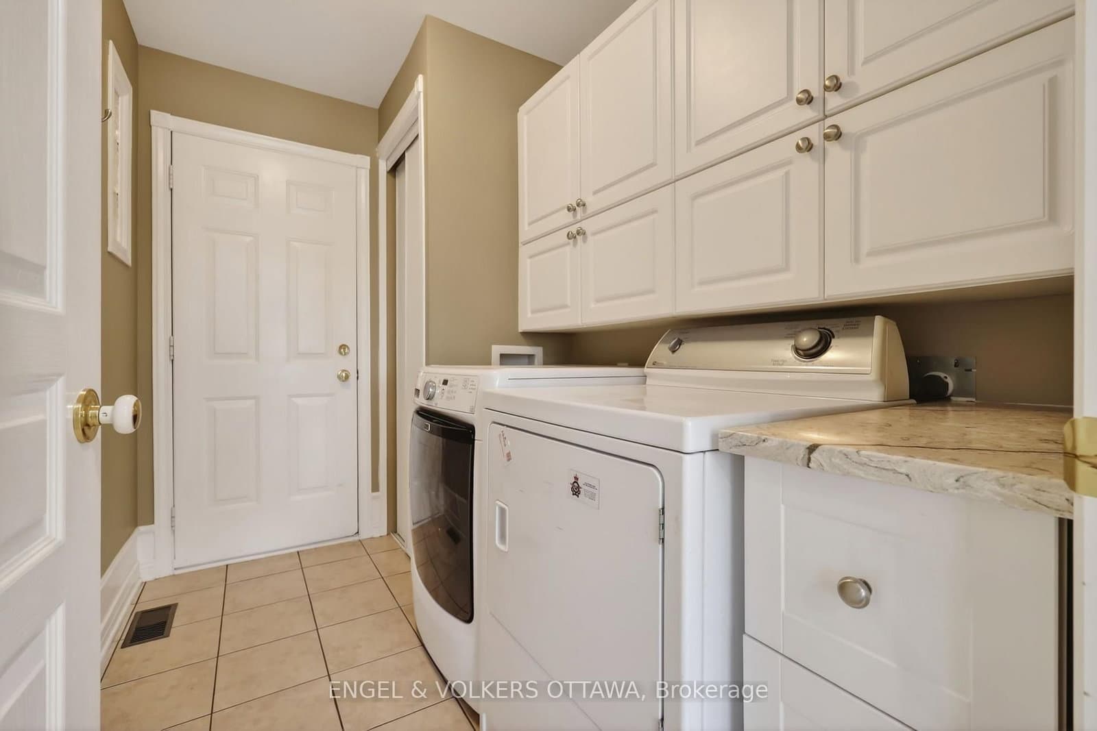 7 DRYSDALE Street, Kanata, ON — photo 10