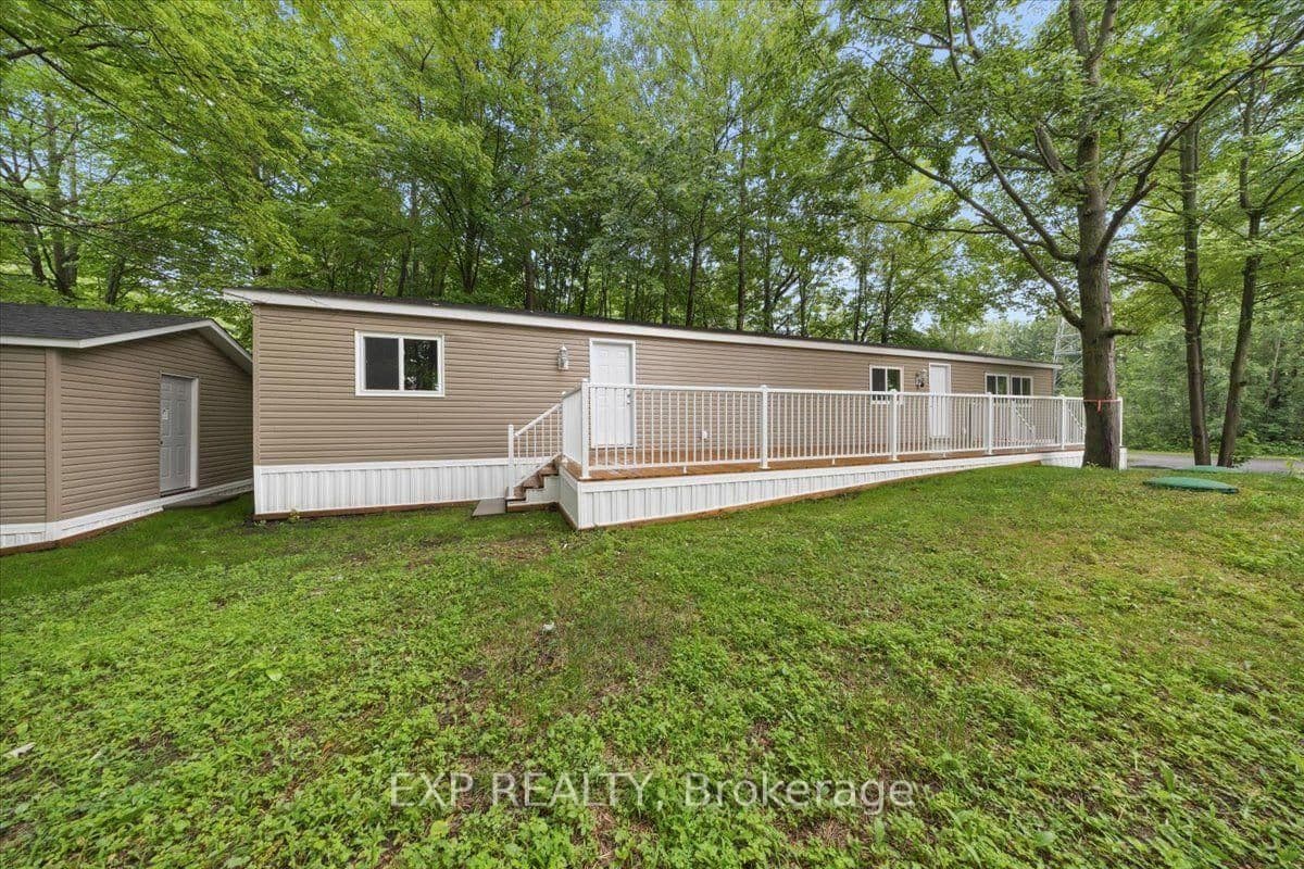 1045 Vista Barrett Private, Greely, ON — photo 4