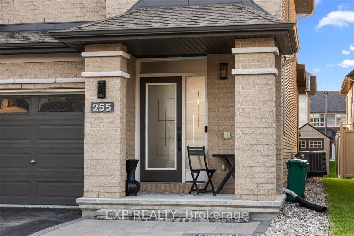 255 Shinleaf Crescent, Ottawa, ON — photo 2