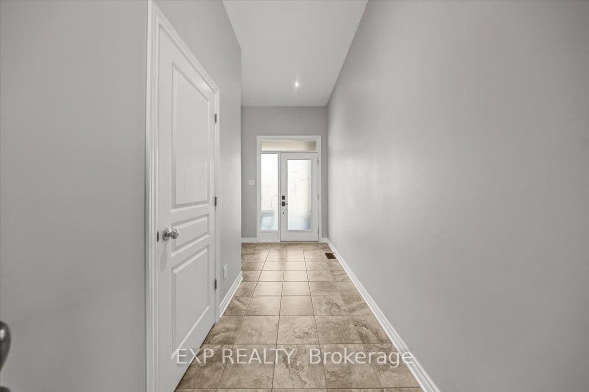 255 Shinleaf Crescent, Ottawa, ON — photo 3