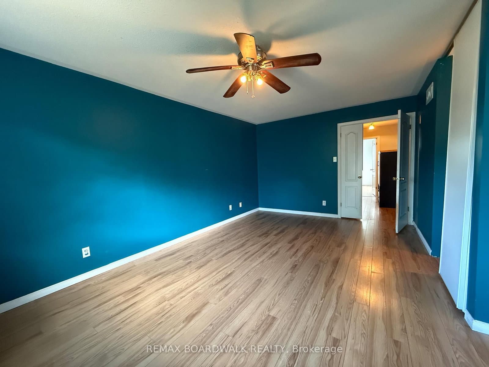 11 Meadowbreeze Drive, Ottawa, ON — photo 14