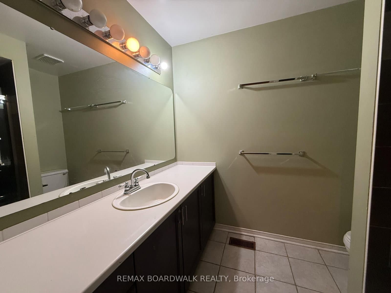 11 Meadowbreeze Drive, Ottawa, ON — photo 20