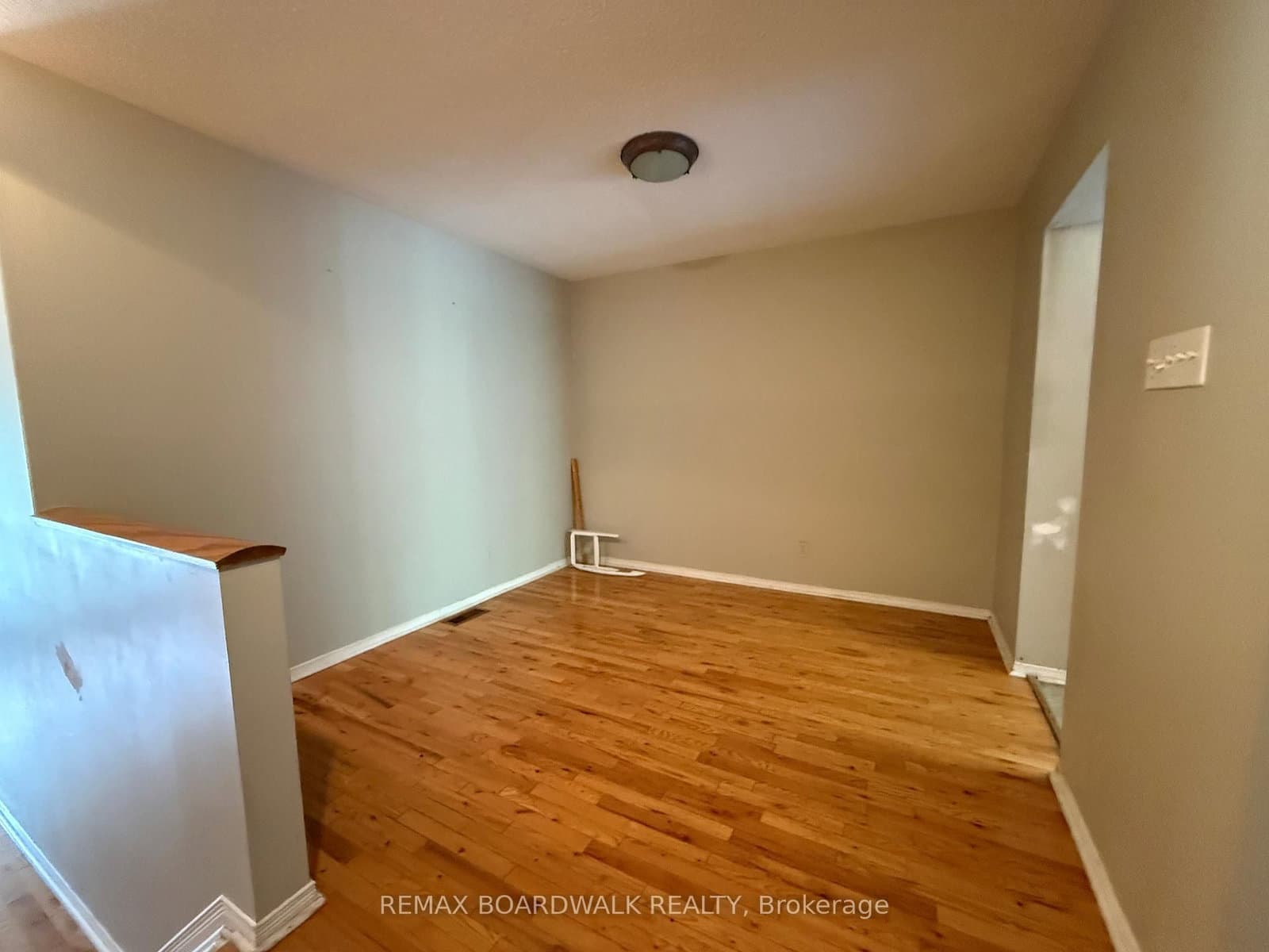 11 Meadowbreeze Drive, Ottawa, ON — photo 6