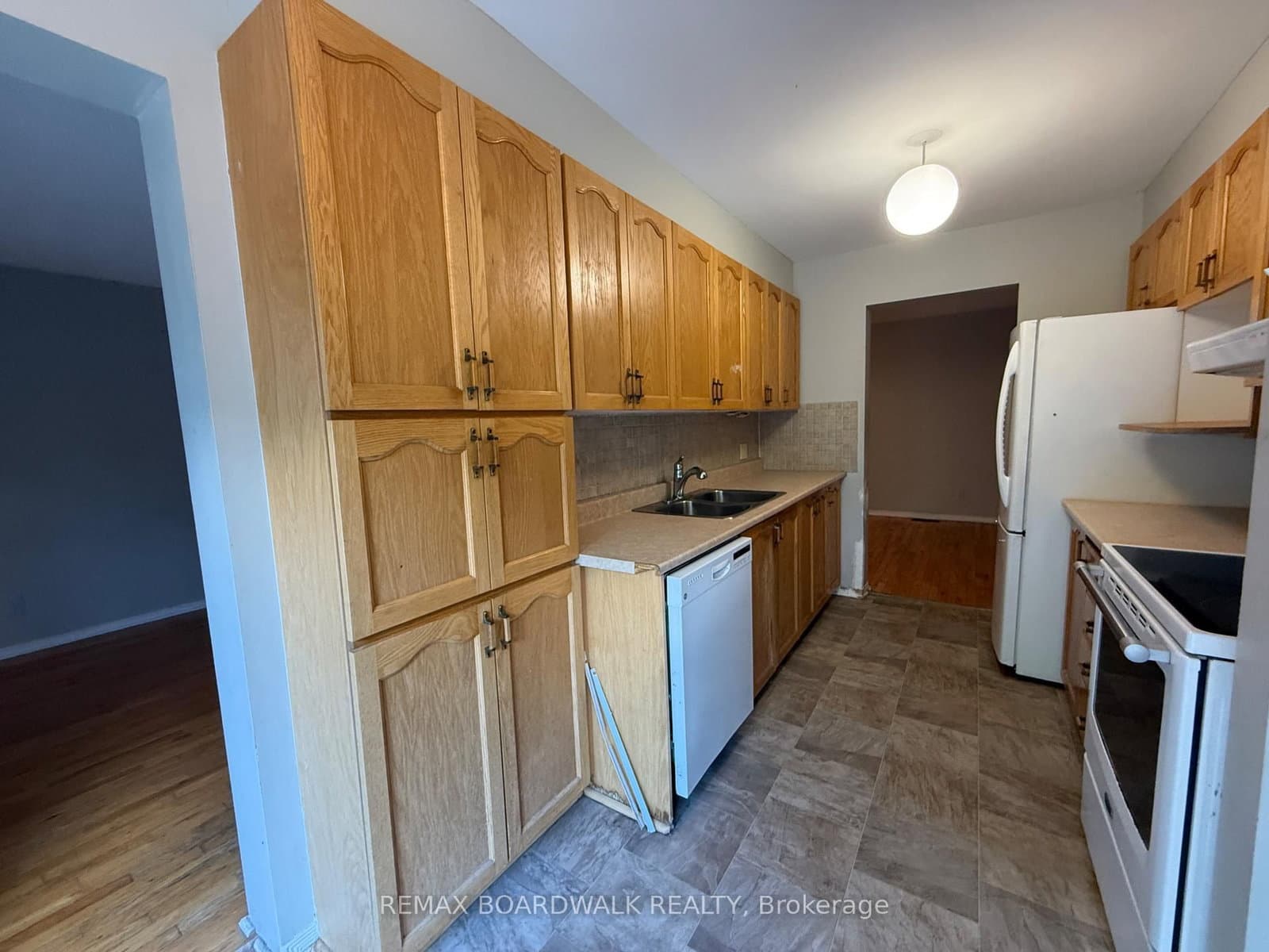 11 Meadowbreeze Drive, Ottawa, ON — photo 9