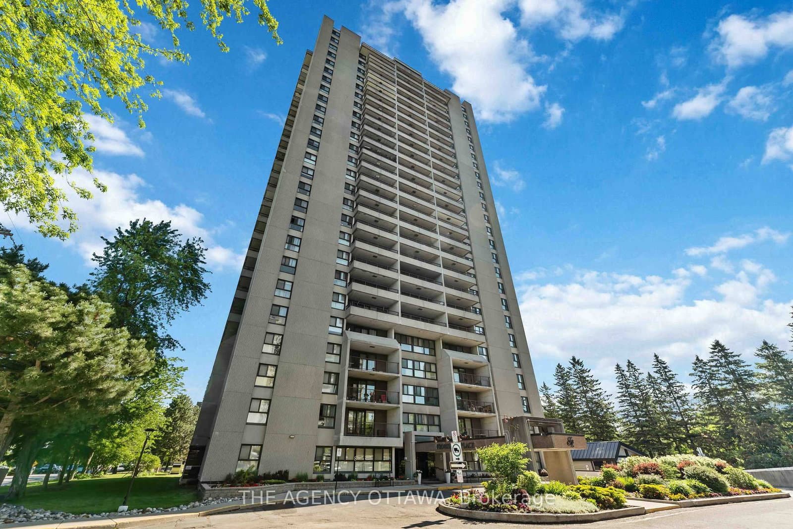 703 - 1785 Frobisher Lane, Ottawa, ON — photo 1