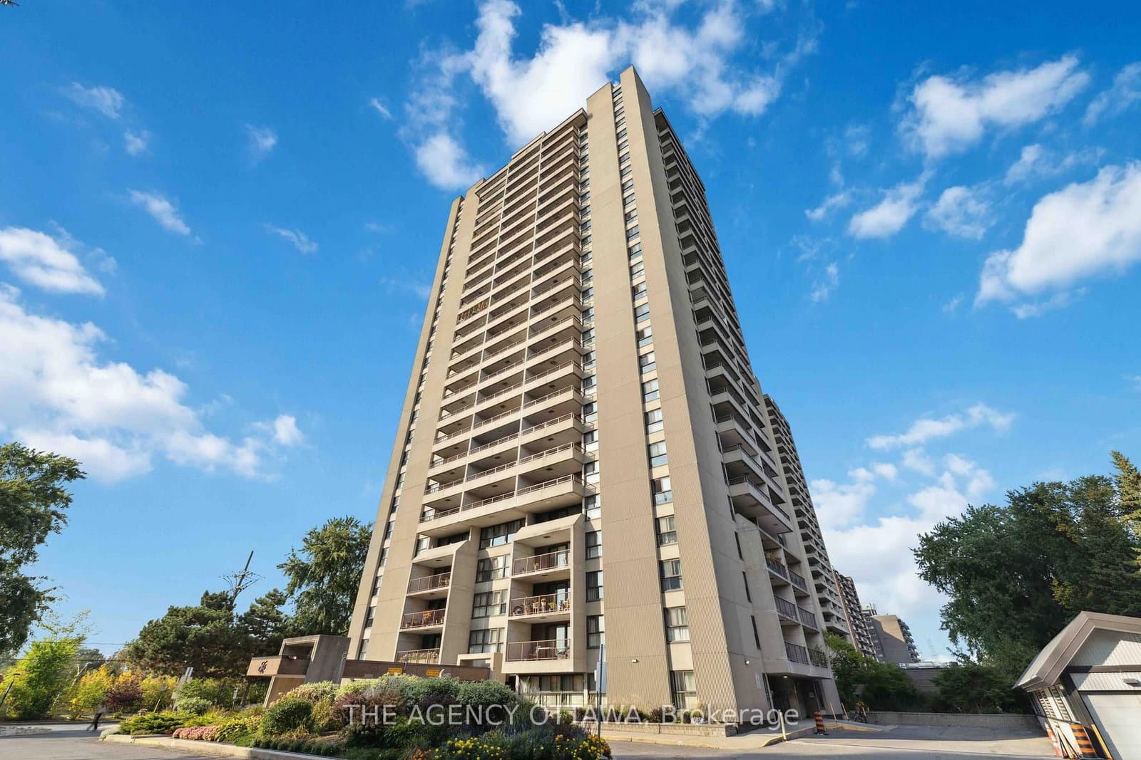 703 - 1785 Frobisher Lane, Ottawa, ON — photo 2