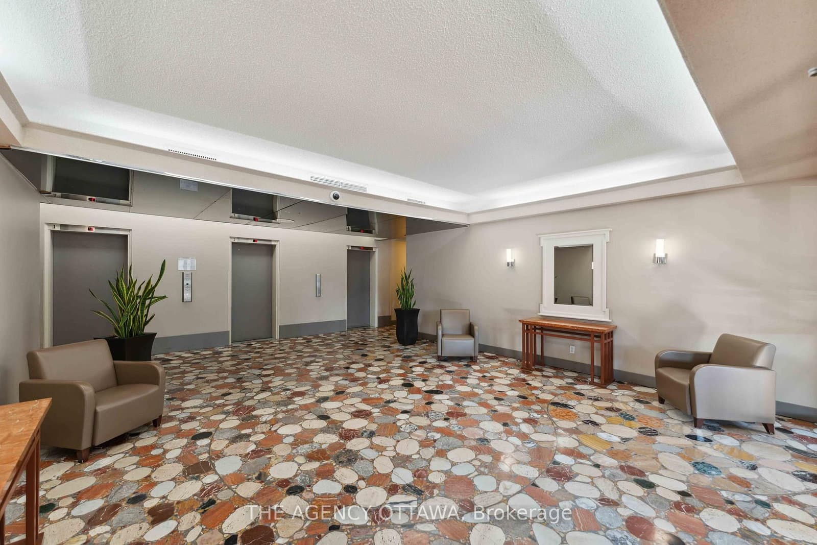 703 - 1785 Frobisher Lane, Ottawa, ON — photo 4