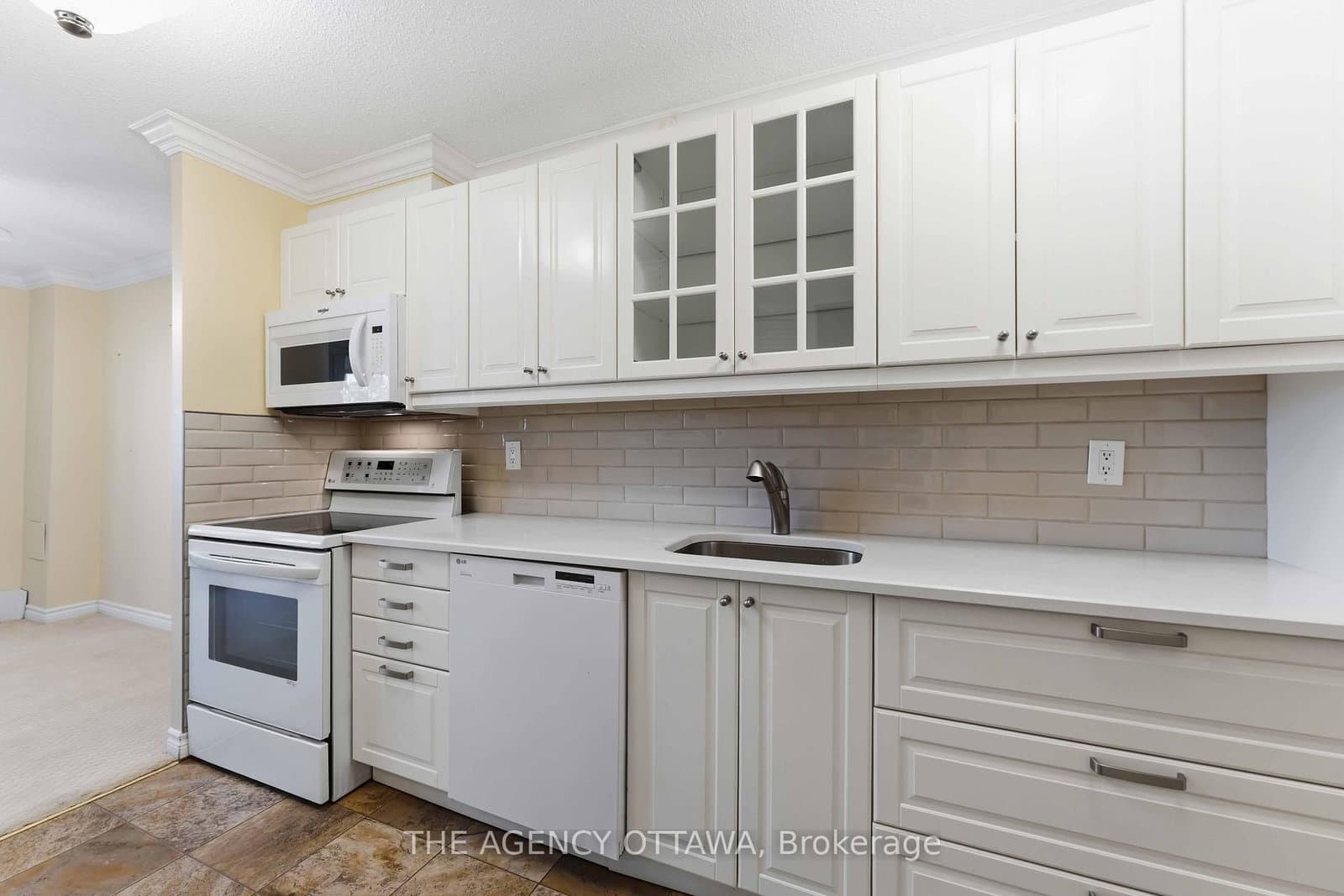 703 - 1785 Frobisher Lane, Ottawa, ON — photo 7