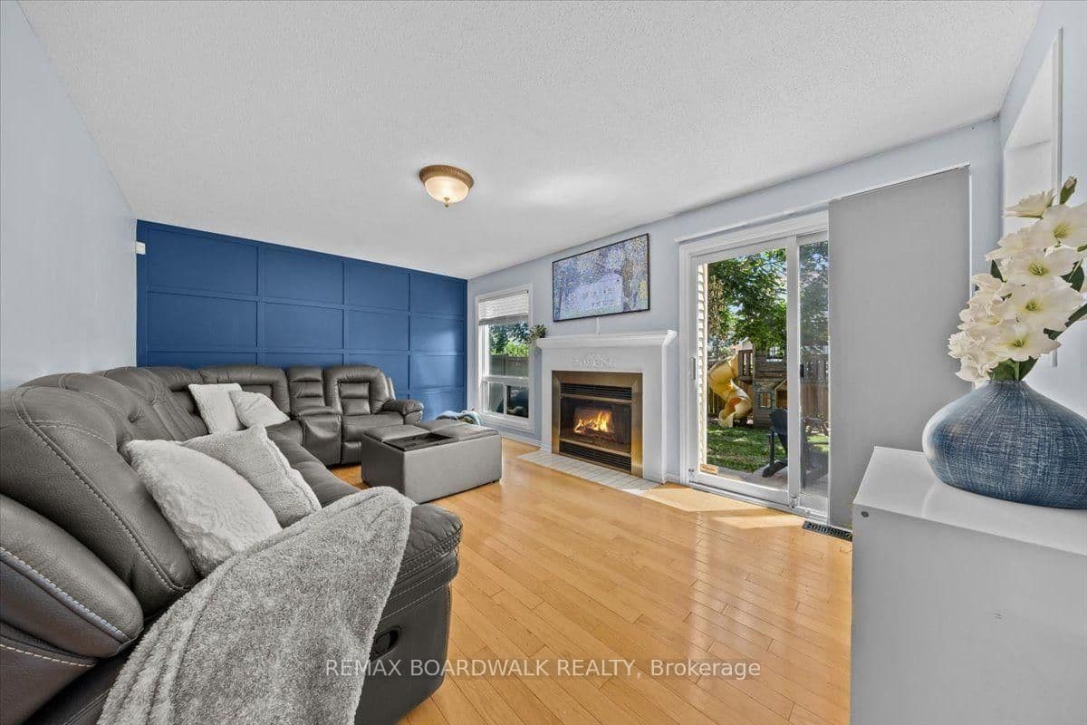 1966 BOAKE Street, Orleans, ON — photo 3