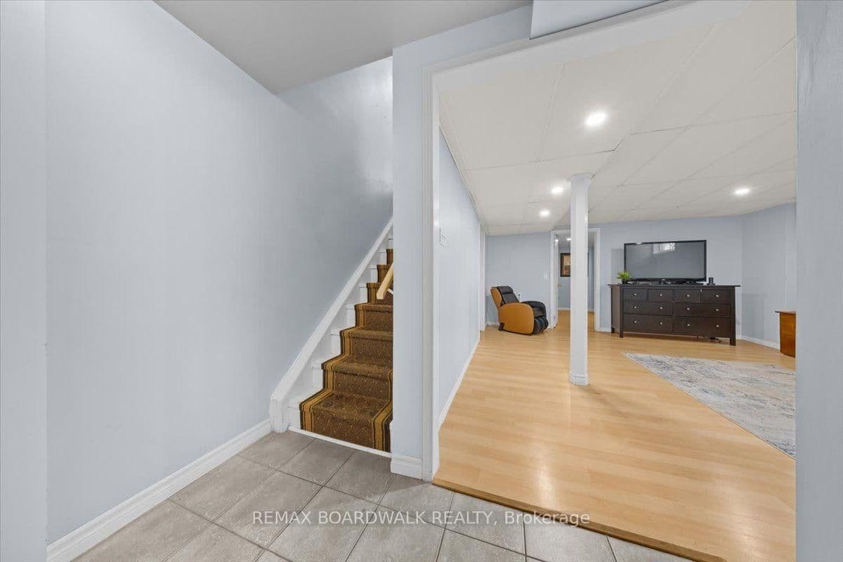 1966 BOAKE Street, Orleans, ON — photo 33
