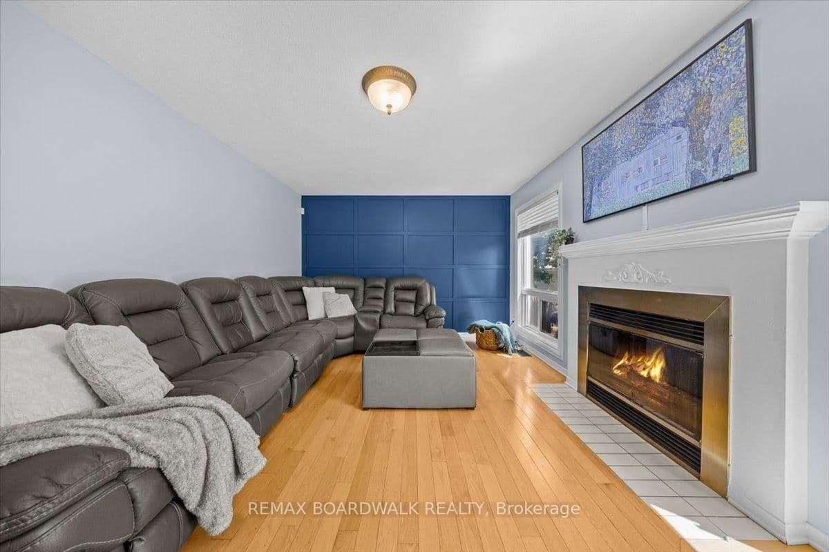 1966 BOAKE Street, Orleans, ON — photo 4