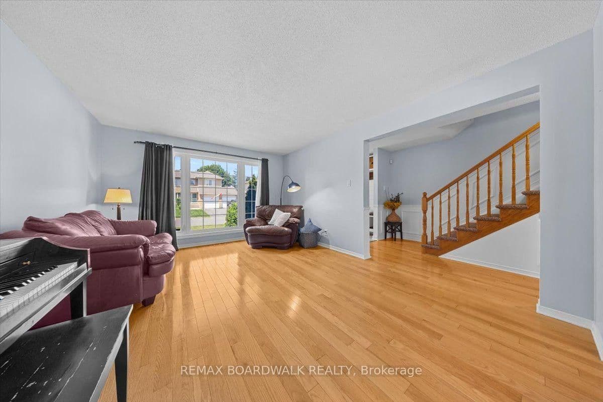 1966 BOAKE Street, Orleans, ON — photo 6