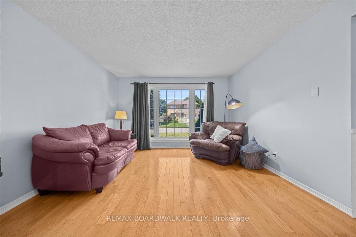 1966 BOAKE Street, Orleans, ON — photo 7