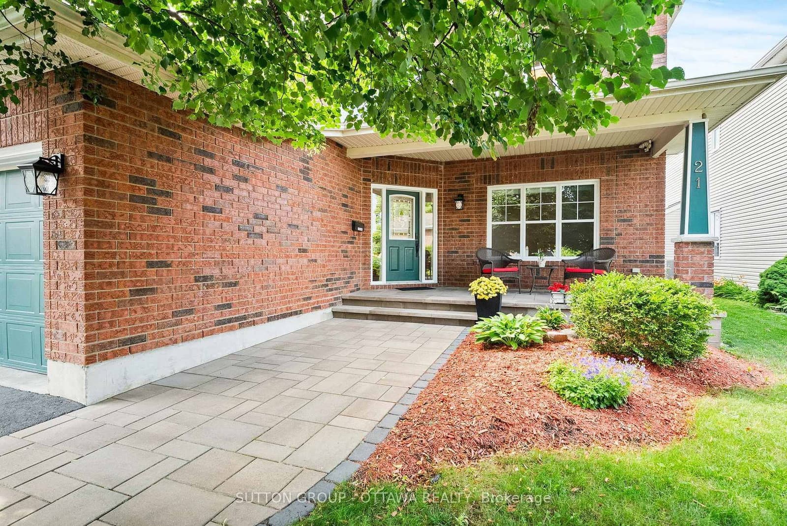 21 Avonmore Crescent, Ottawa, ON — photo 2