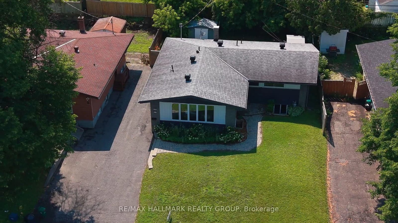 2160 Lambeth Walk, Ottawa, ON — photo 2