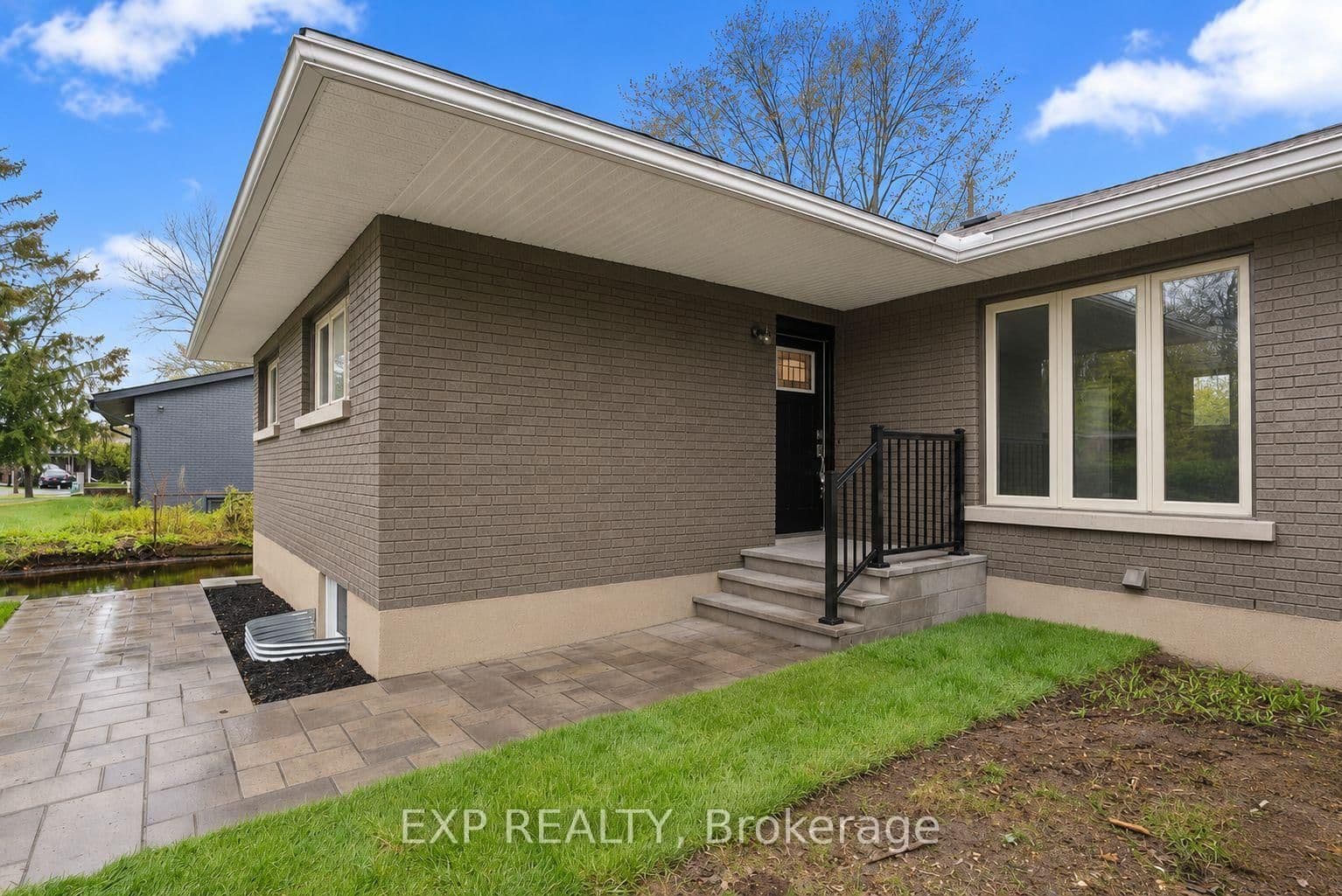 2393 Sheldon Avenue, Ottawa, ON — photo 3