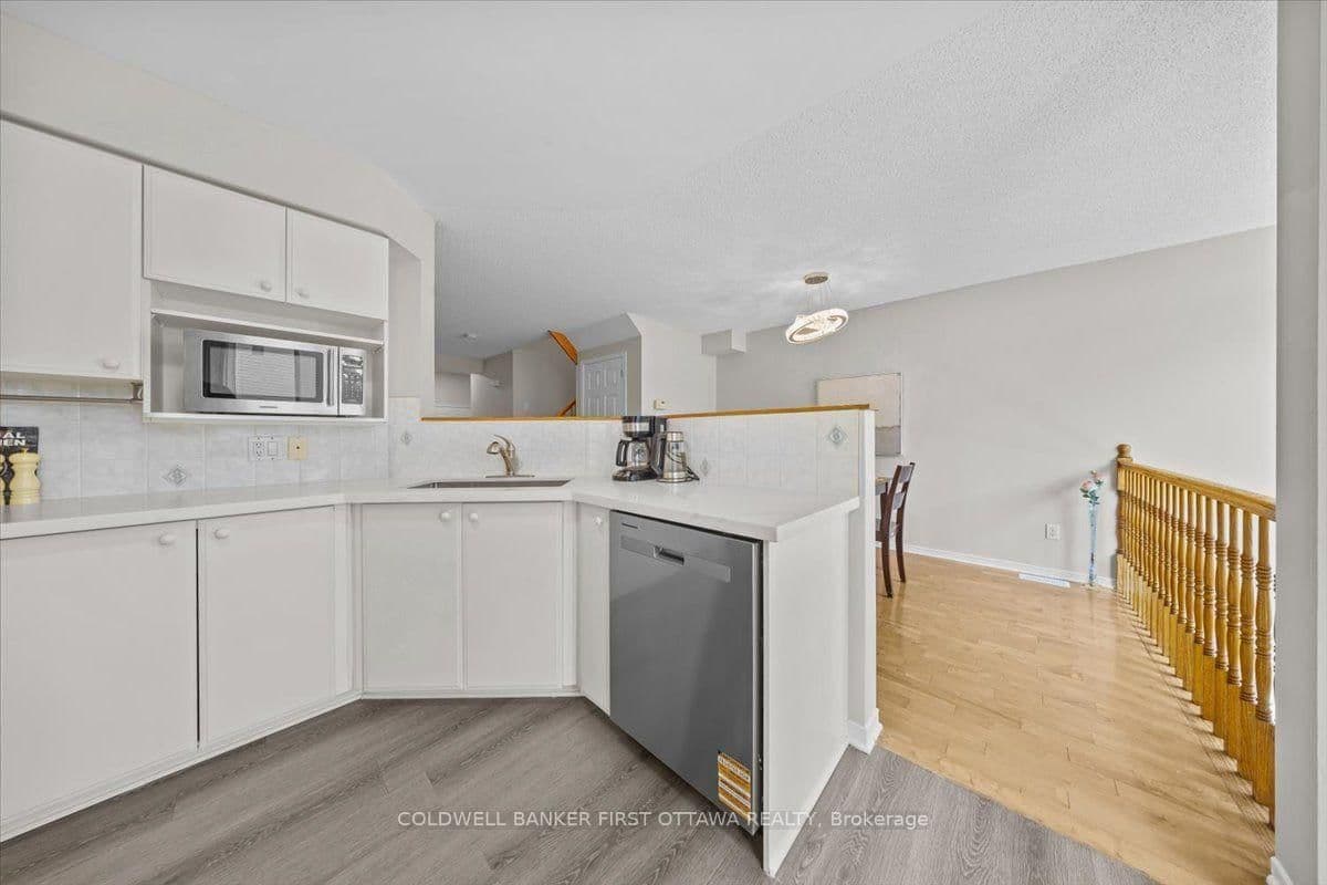 46 MARGRAVE Avenue, Ottawa, ON — photo 10