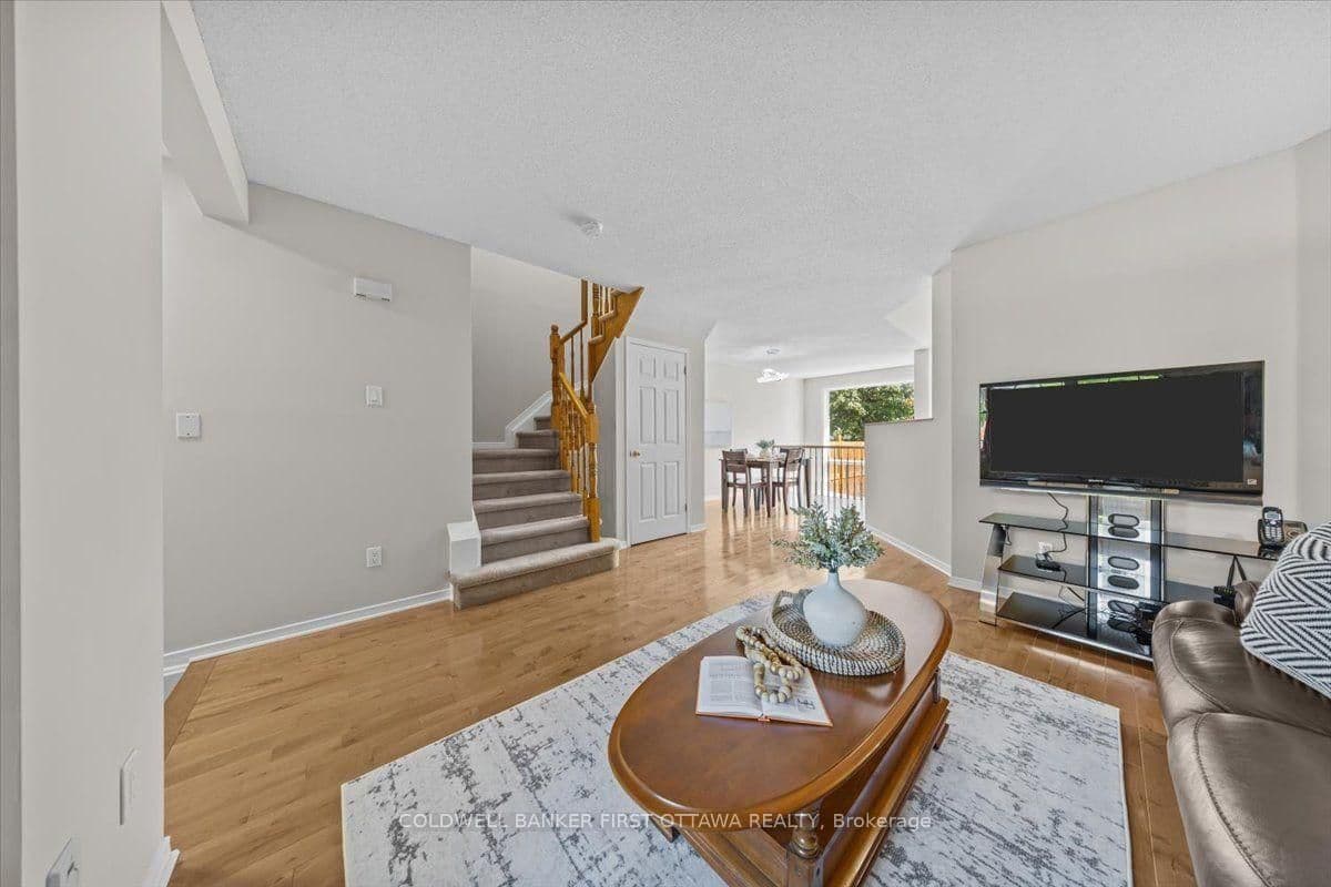 46 MARGRAVE Avenue, Ottawa, ON — photo 3