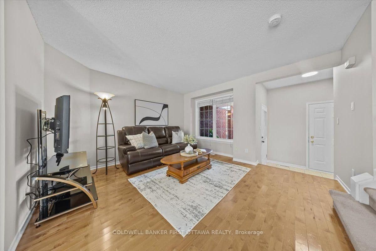 46 MARGRAVE Avenue, Ottawa, ON — photo 4