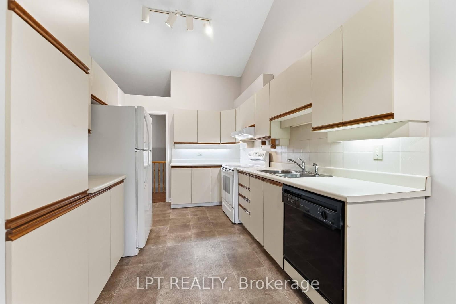 40 - 24 Grand Cedar Court, Stittsville, ON — photo 10