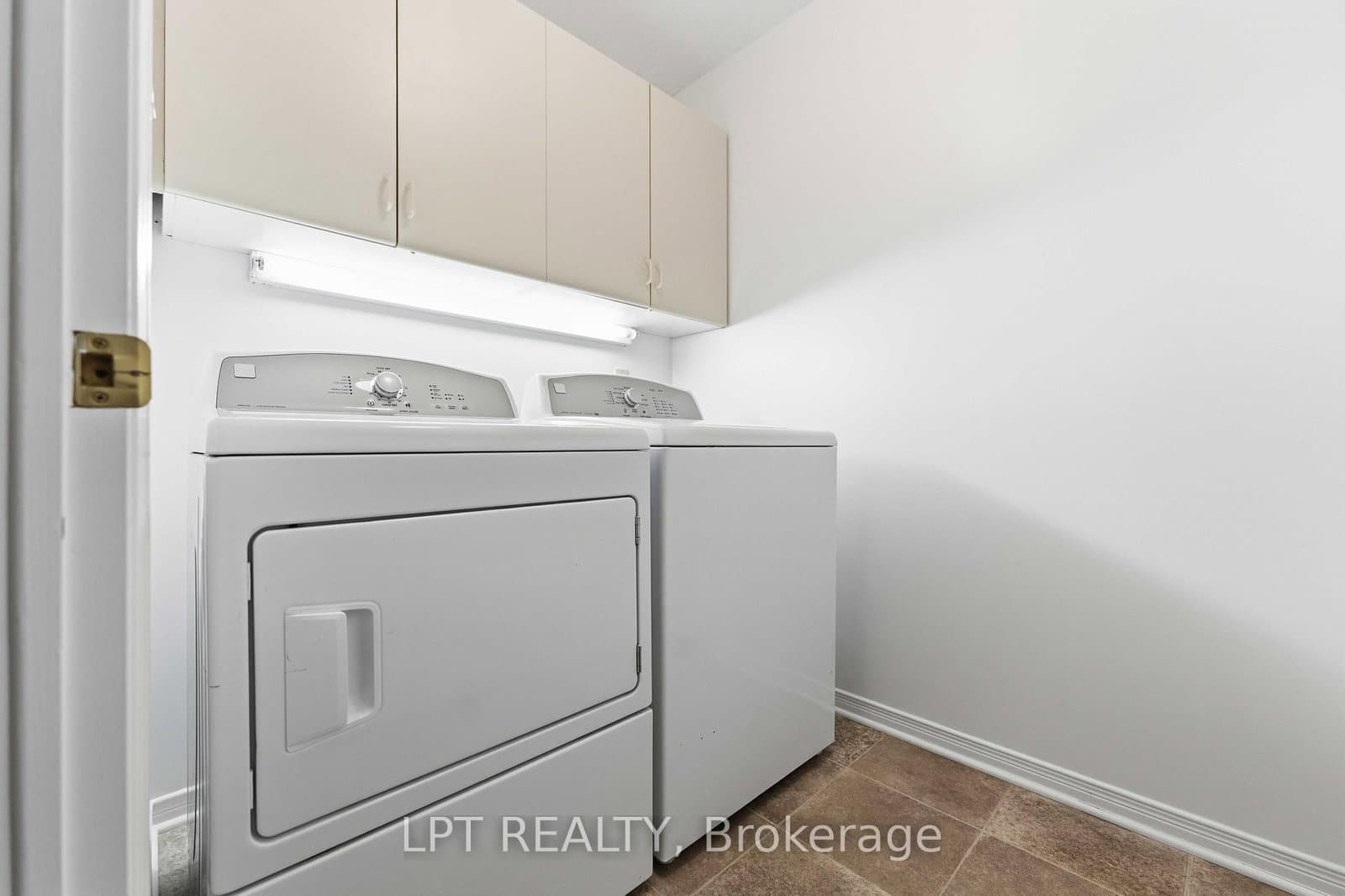 40 - 24 Grand Cedar Court, Stittsville, ON — photo 21